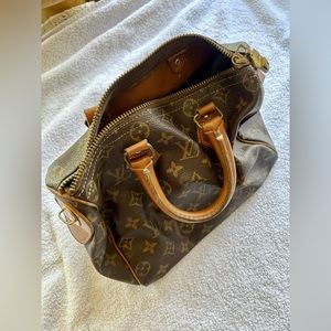 Authentic Louis Vuitton French Co 1970’s Monogram Speedy 30